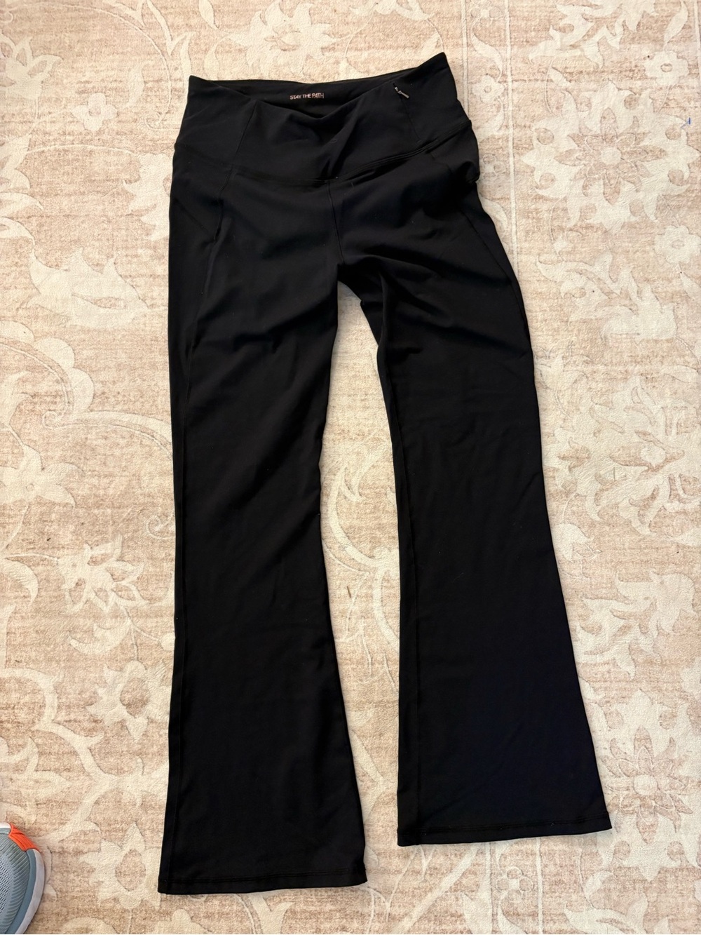CALIA by Carrie Underwood Black Boot-Cut Flare Yoga Pants size L